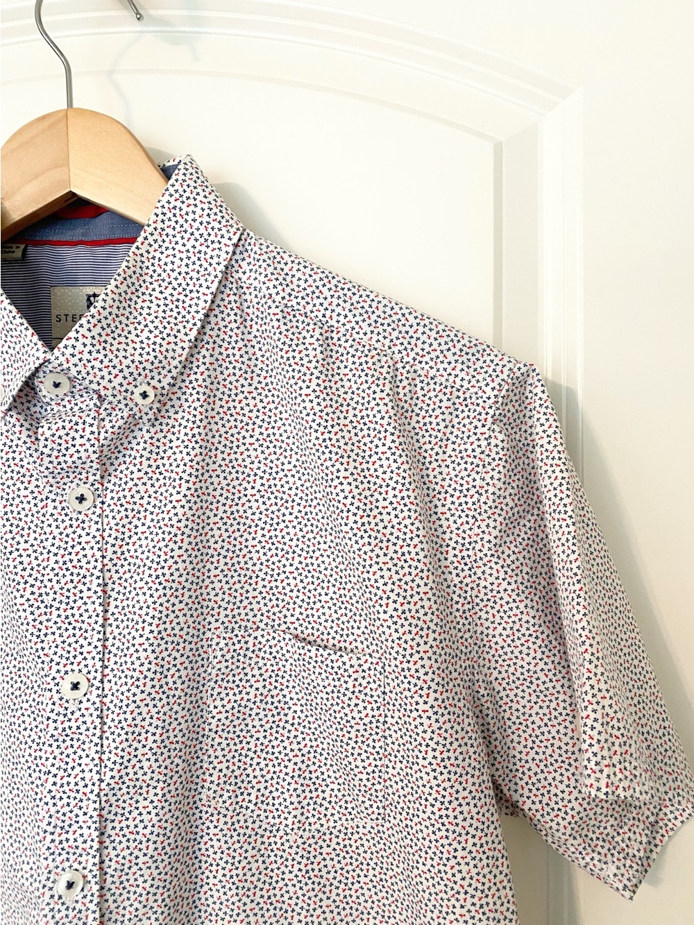 Steel & Jelly Men’s Medium Clover Print Button Down Shirt Patriotic EUC